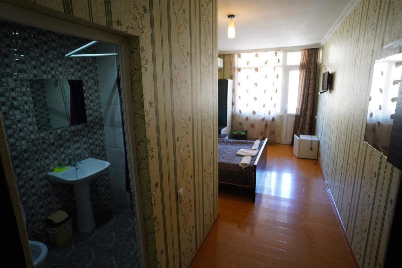 Imperator 1 Hotel Кутаиси Экстерьер фото