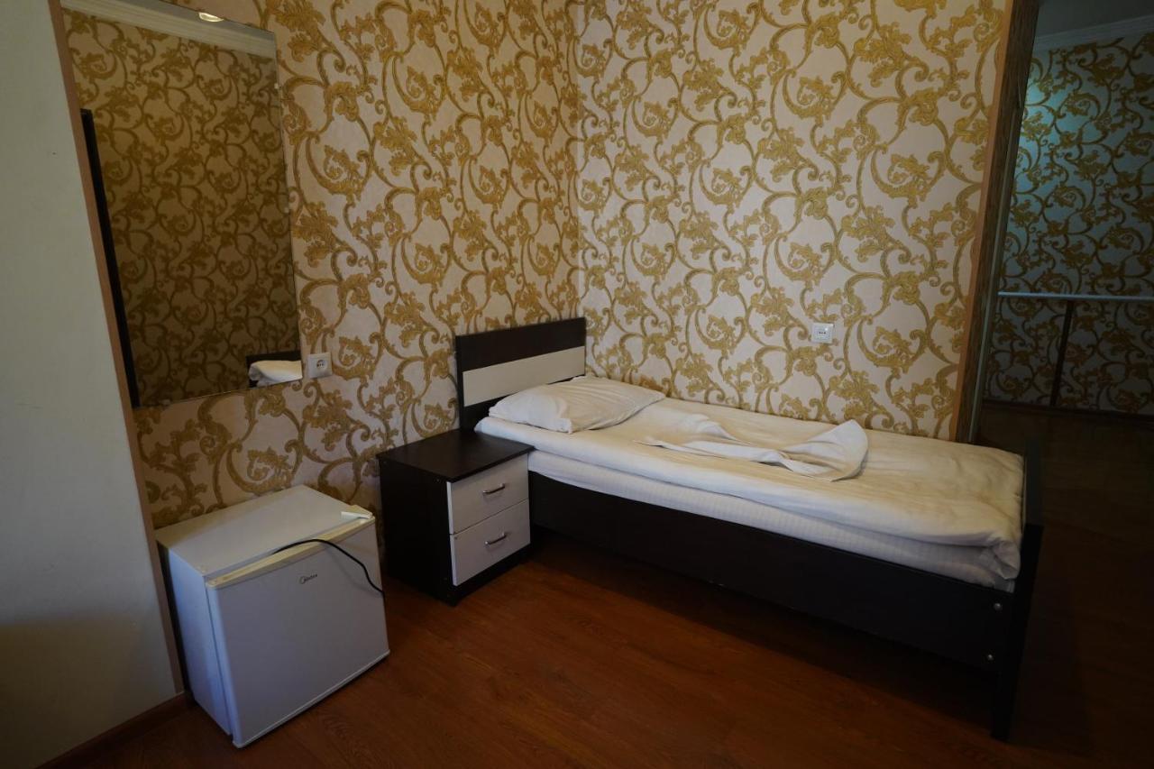 Imperator 1 Hotel Кутаиси Экстерьер фото