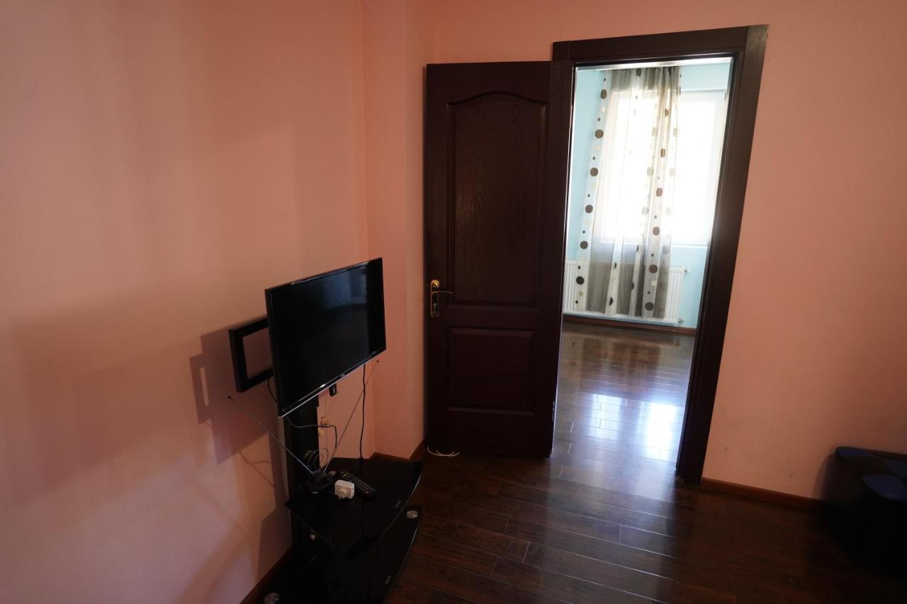 Imperator 1 Hotel Кутаиси Экстерьер фото