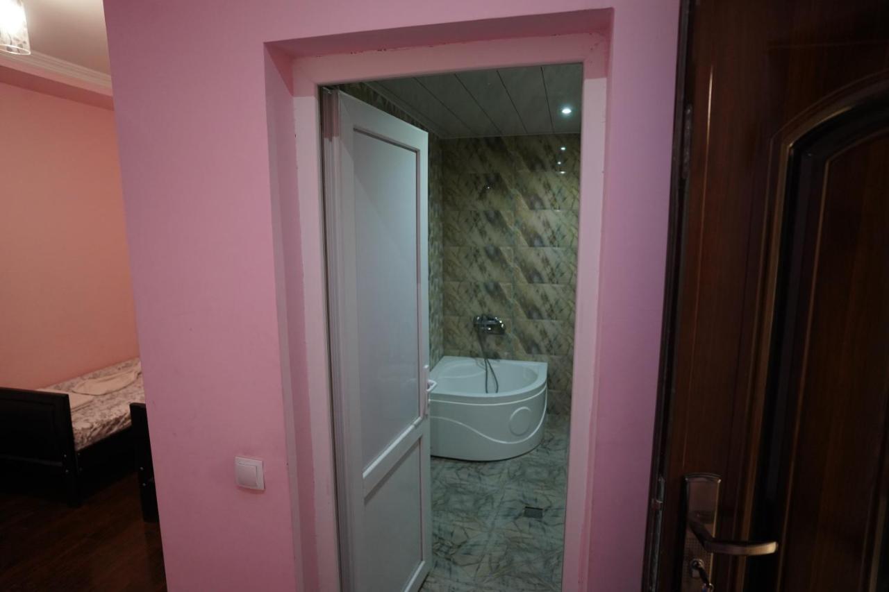Imperator 1 Hotel Кутаиси Экстерьер фото