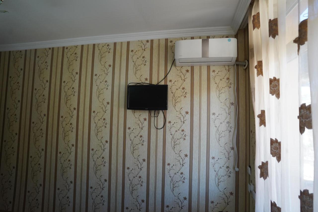 Imperator 1 Hotel Кутаиси Экстерьер фото