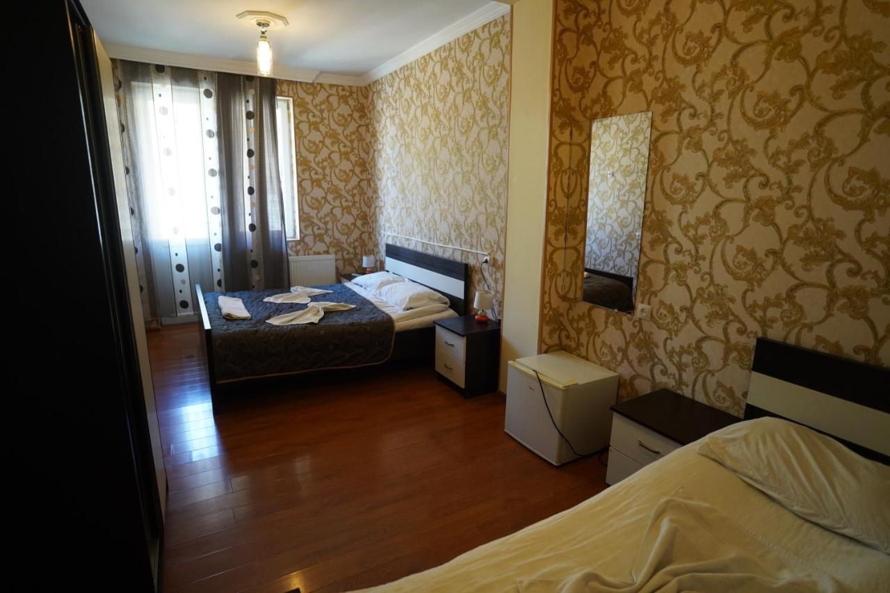Imperator 1 Hotel Кутаиси Экстерьер фото