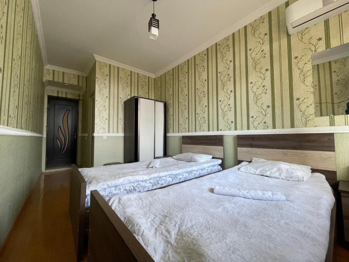 Imperator 1 Hotel Кутаиси Экстерьер фото