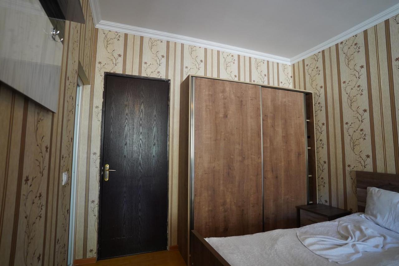Imperator 1 Hotel Кутаиси Экстерьер фото