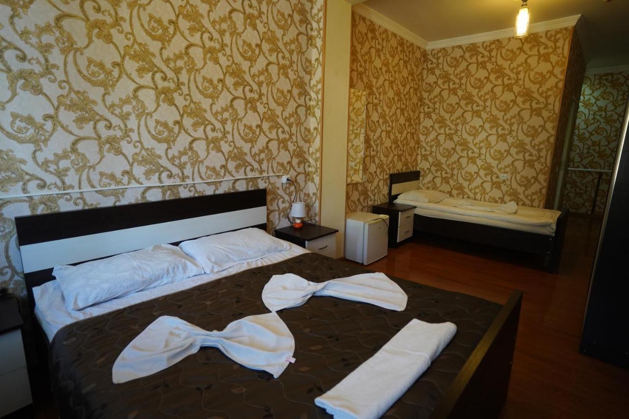 Imperator 1 Hotel Кутаиси Экстерьер фото