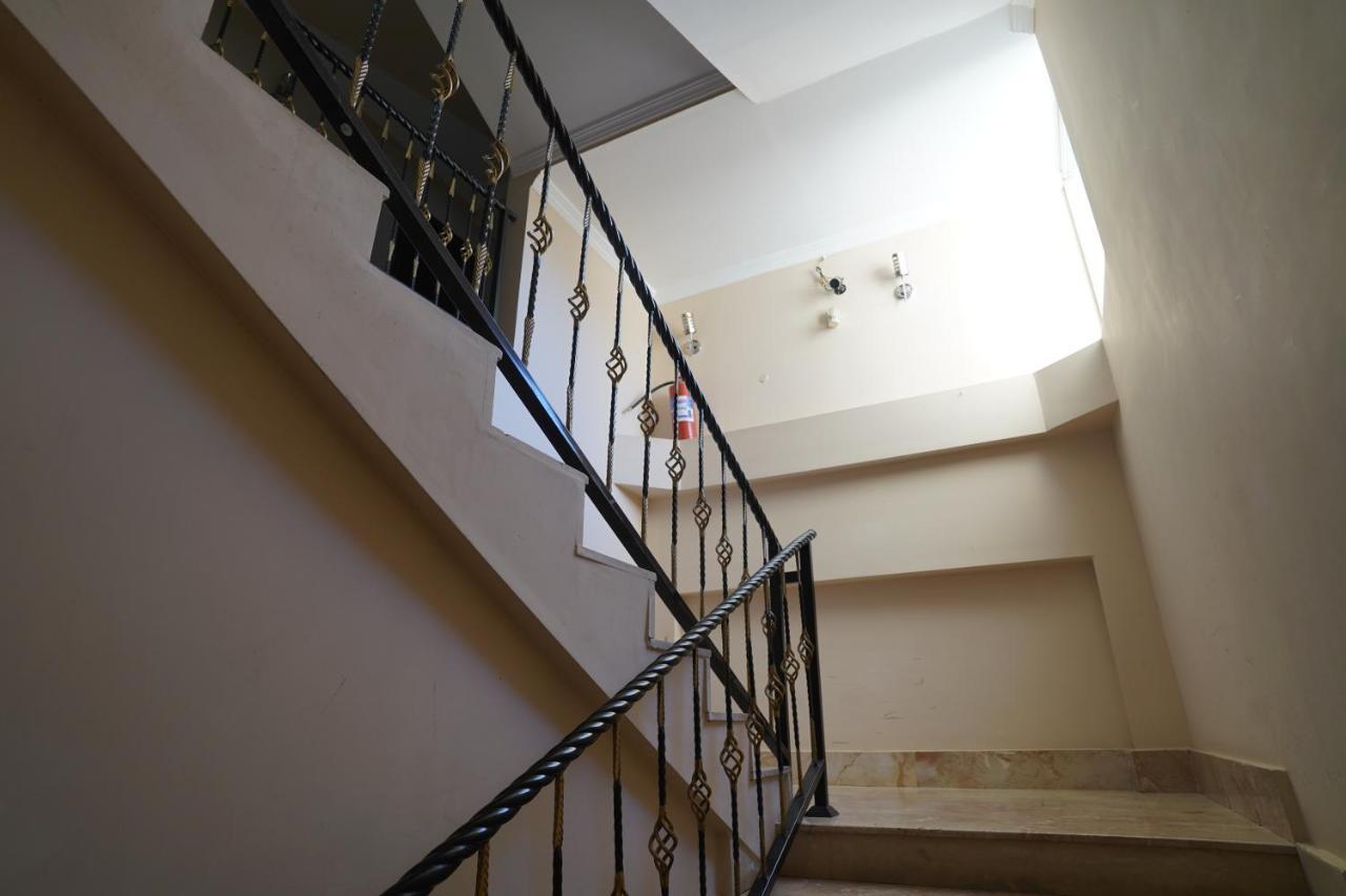Imperator 1 Hotel Кутаиси Экстерьер фото