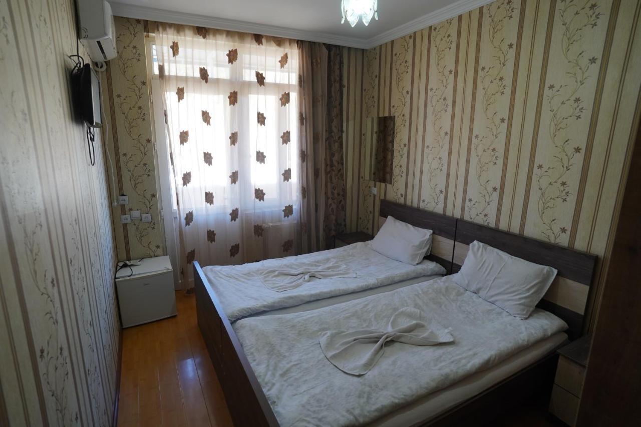 Imperator 1 Hotel Кутаиси Экстерьер фото