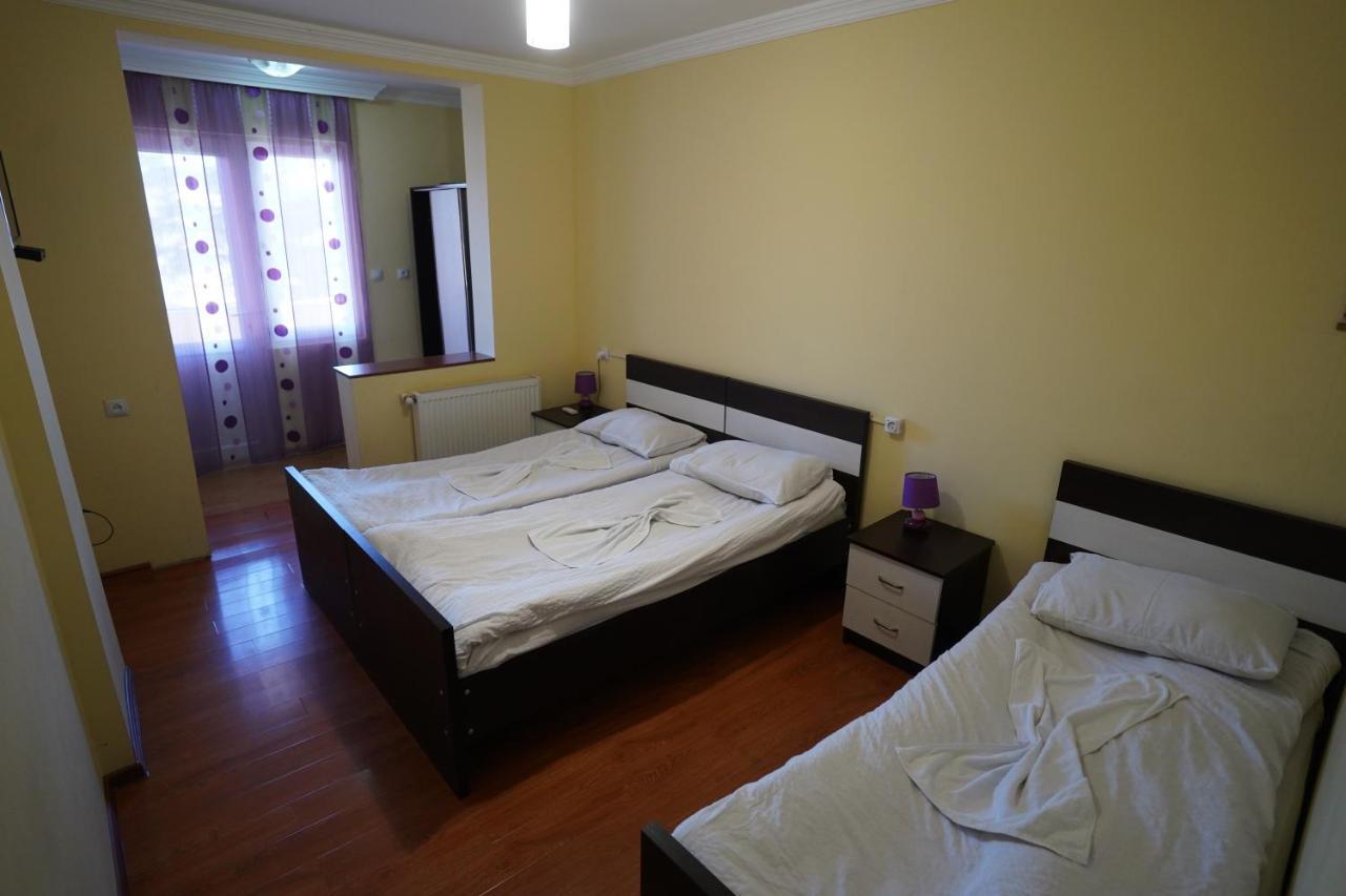 Imperator 1 Hotel Кутаиси Экстерьер фото