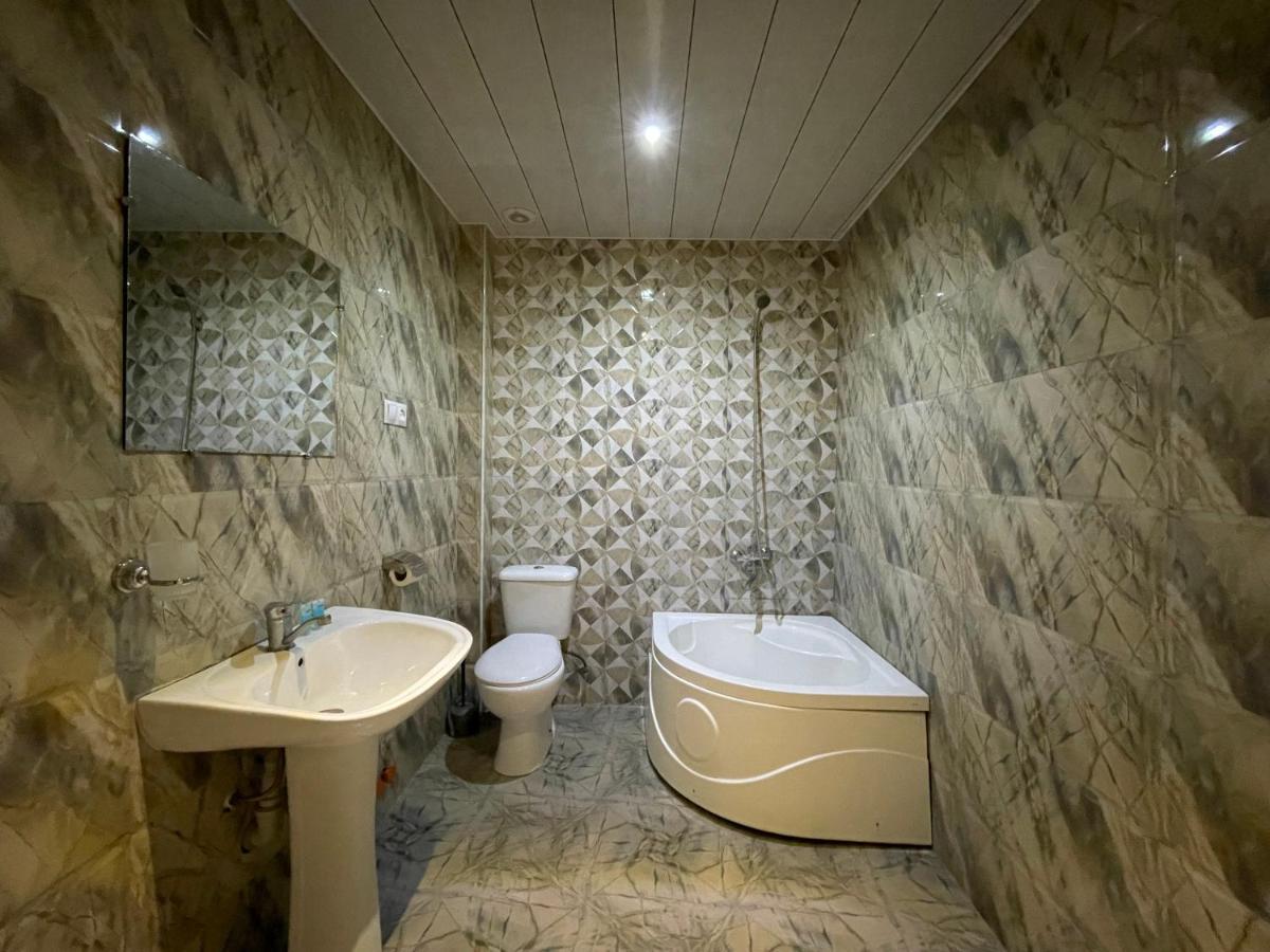 Imperator 1 Hotel Кутаиси Экстерьер фото