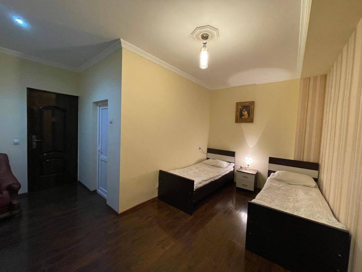 Imperator 1 Hotel Кутаиси Экстерьер фото